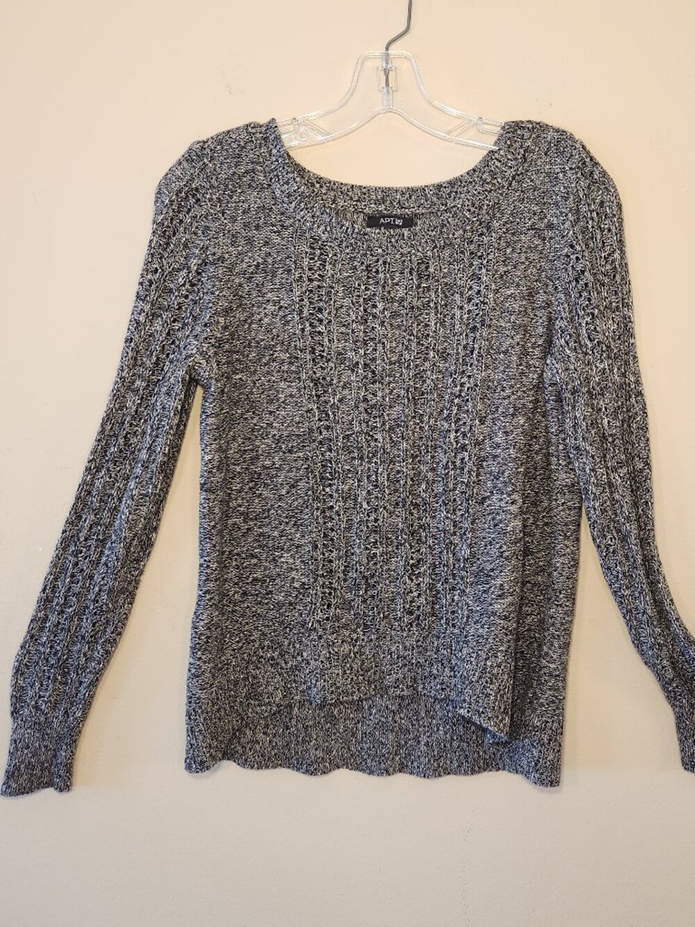 Apt 9 Grey and white knit sweater size M